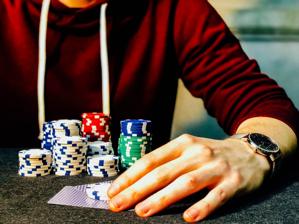Spill ikke poker med følelsene