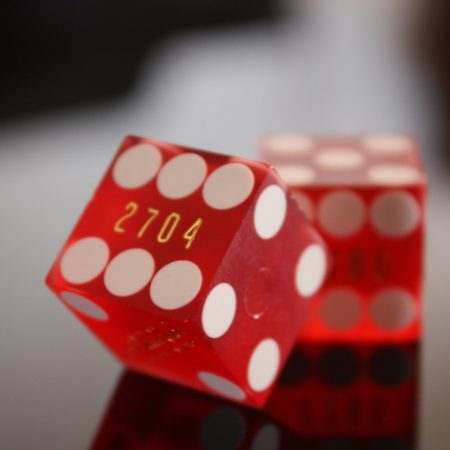 Live betting vs. live poker: fordeler og ulemper
